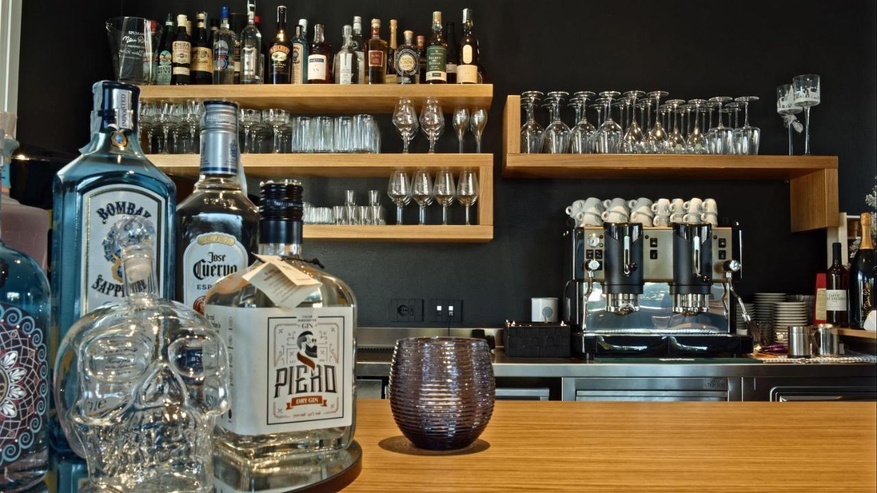 克里斯托酒店 西尔米奥奈 外观 照片