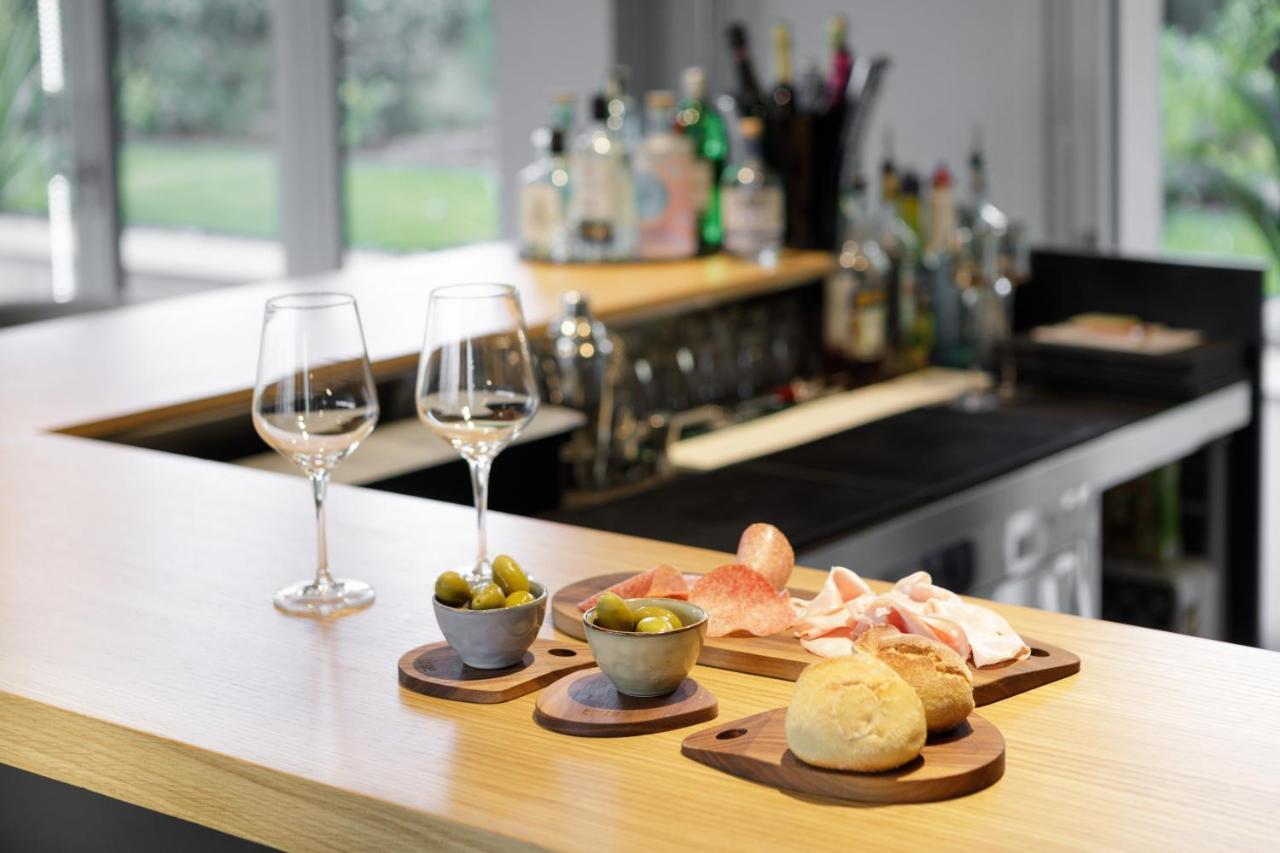 克里斯托酒店 西尔米奥奈 外观 照片
